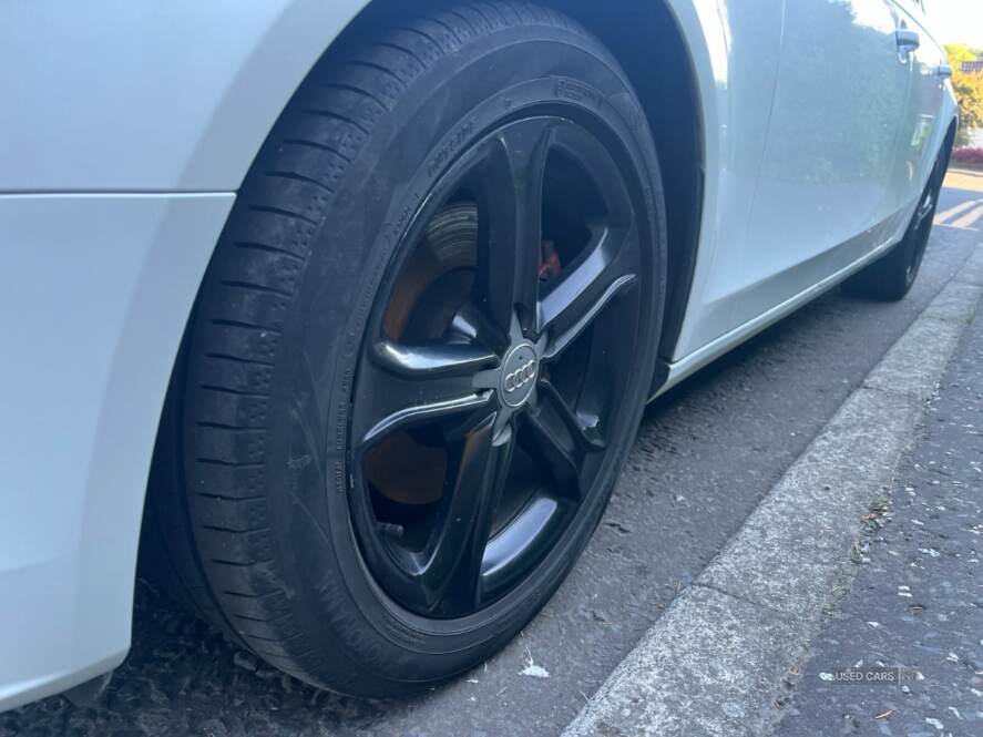 Mar 2013 Audi A4 2.0 TDIe SE Technik 4dr