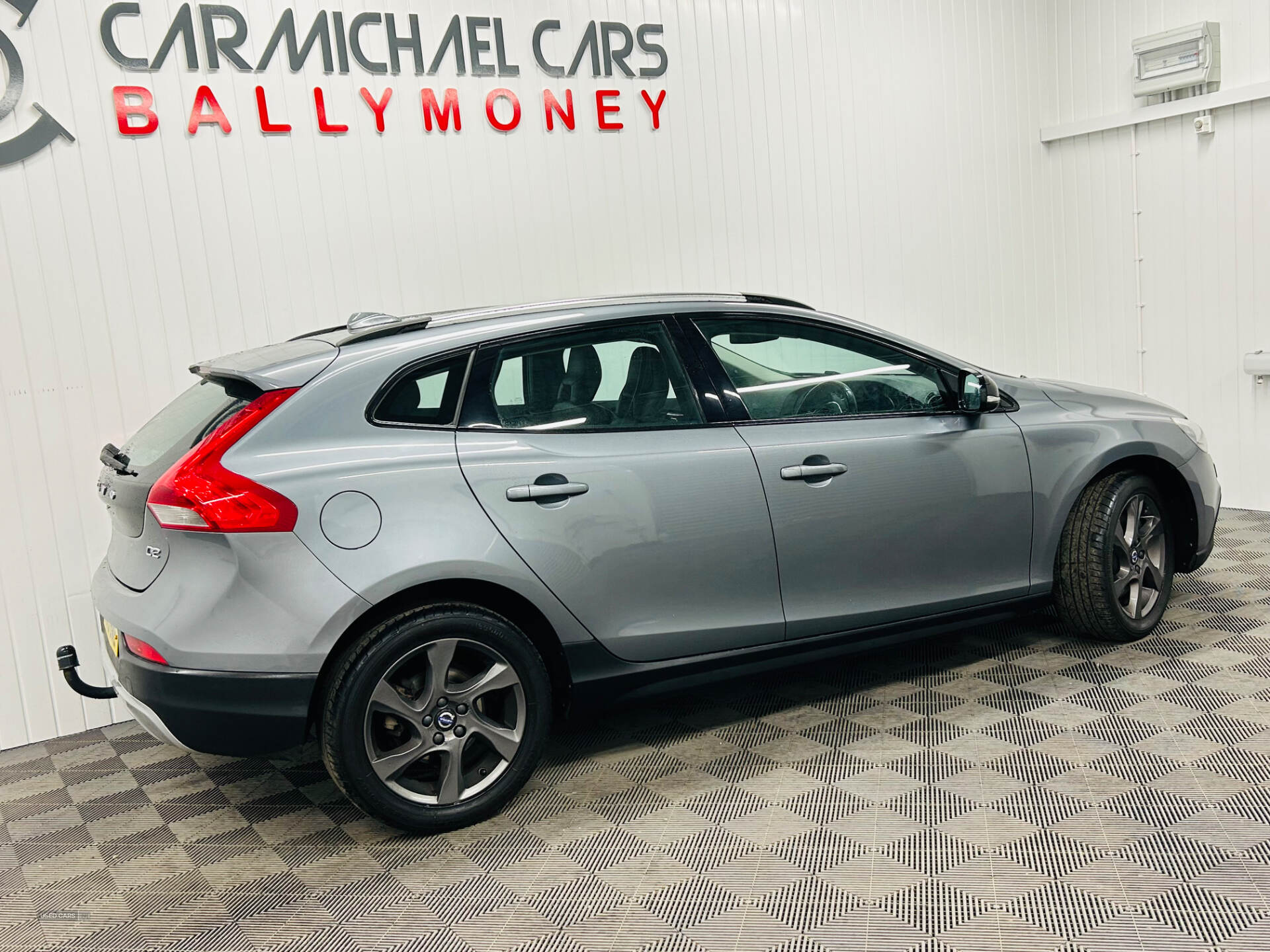 Volvo V40 DIESEL HATCHBACK in Antrim