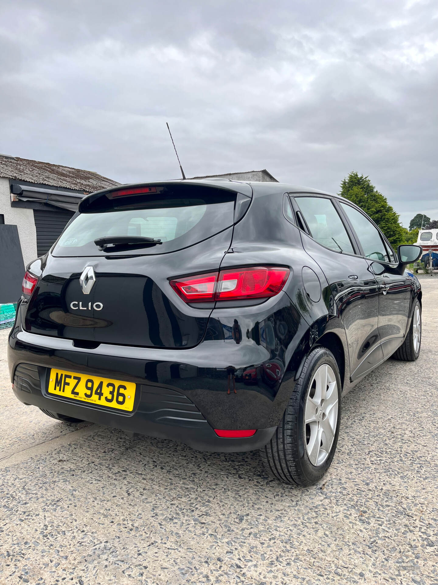 Renault Clio HATCHBACK in Down