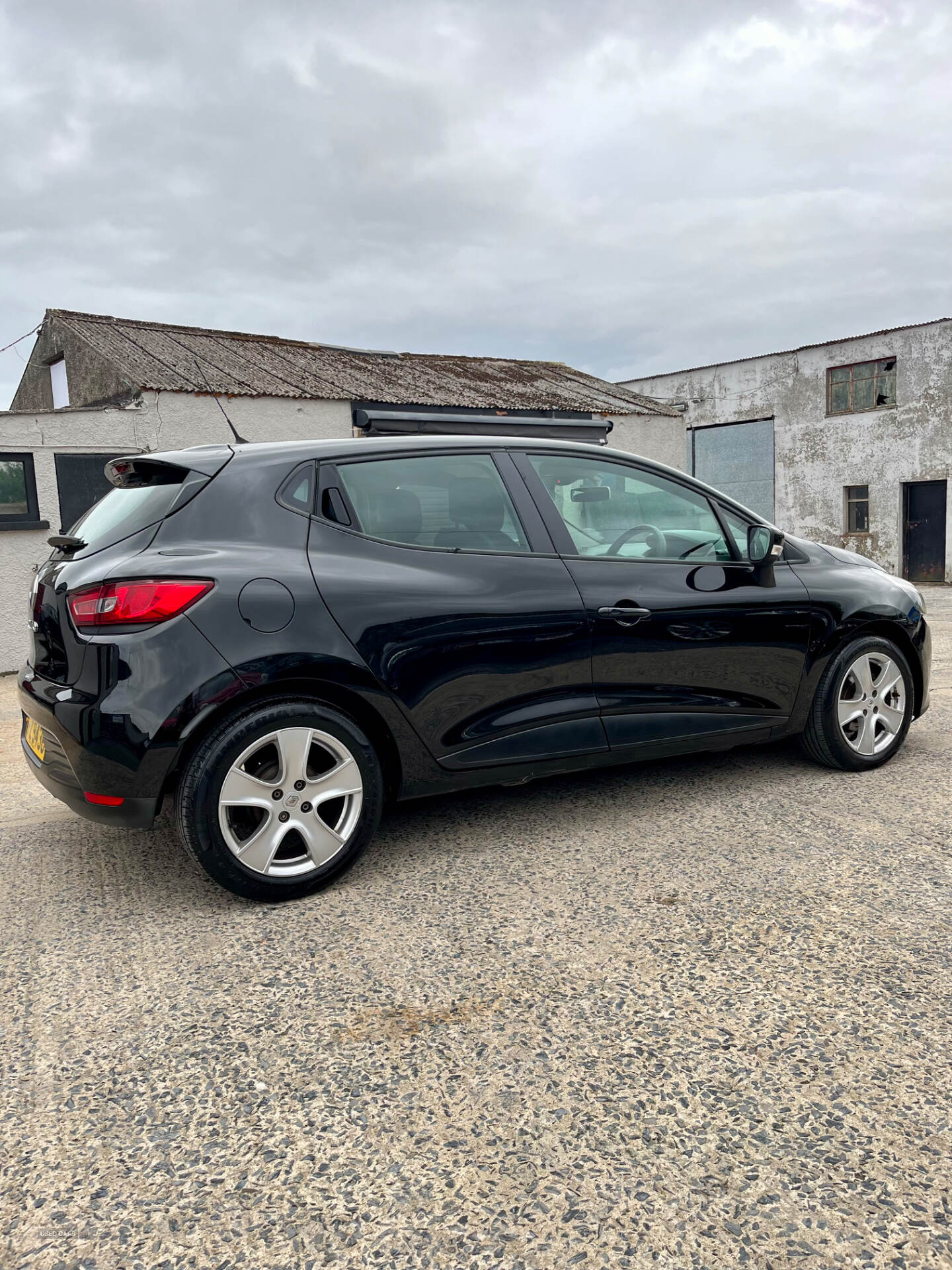 Renault Clio HATCHBACK in Down