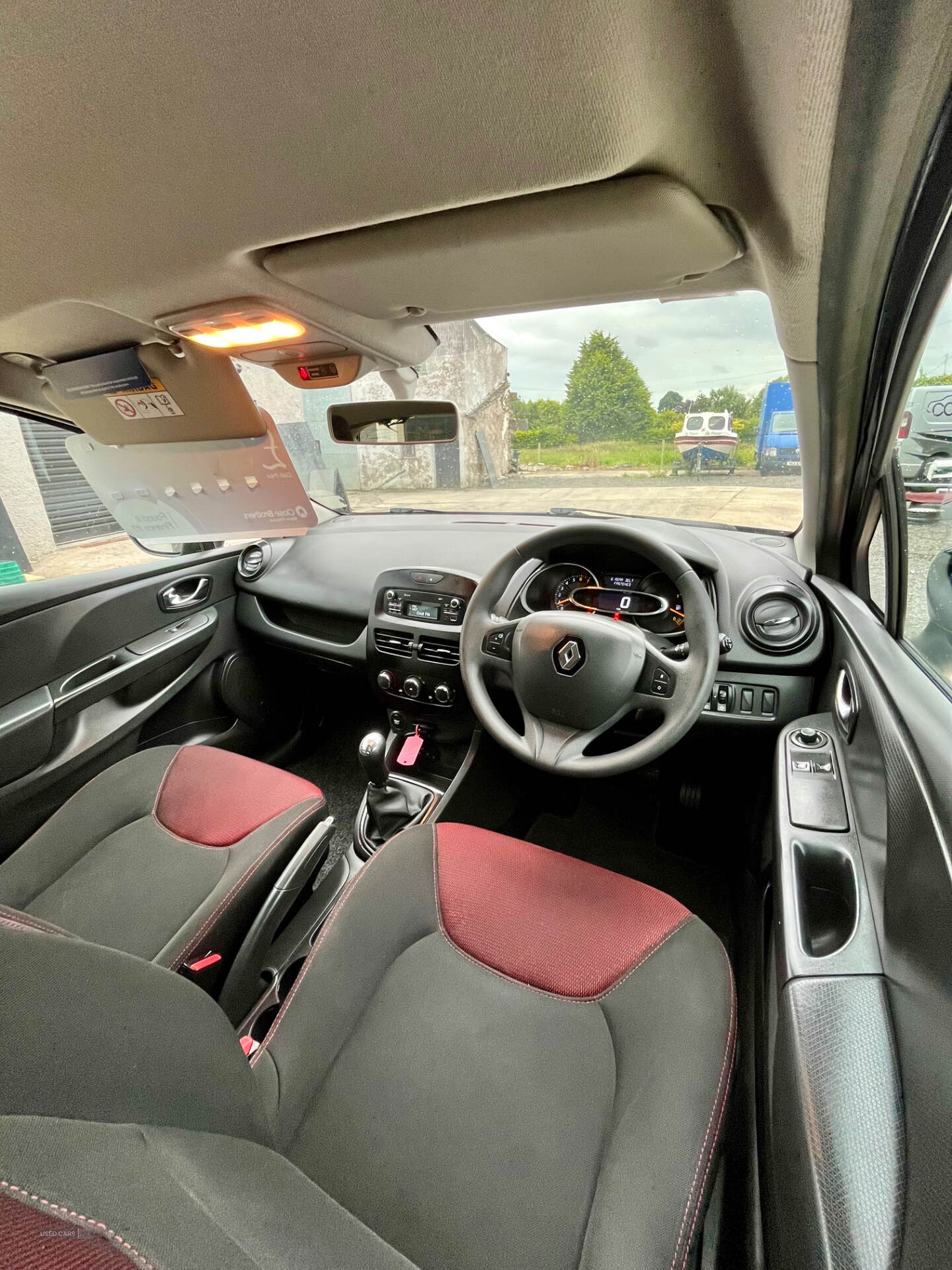 Renault Clio HATCHBACK in Down