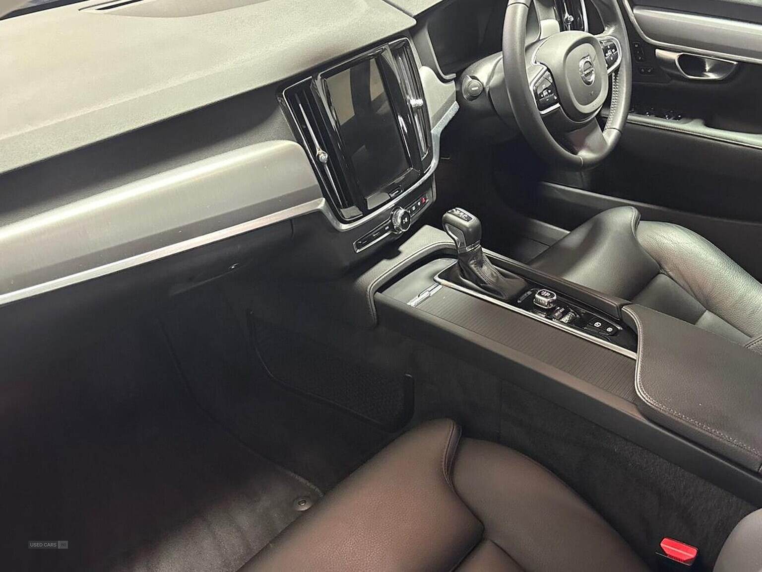 Jan 2020 Volvo S90 2.0 T4 Momentum Plus 4Dr Geartronic