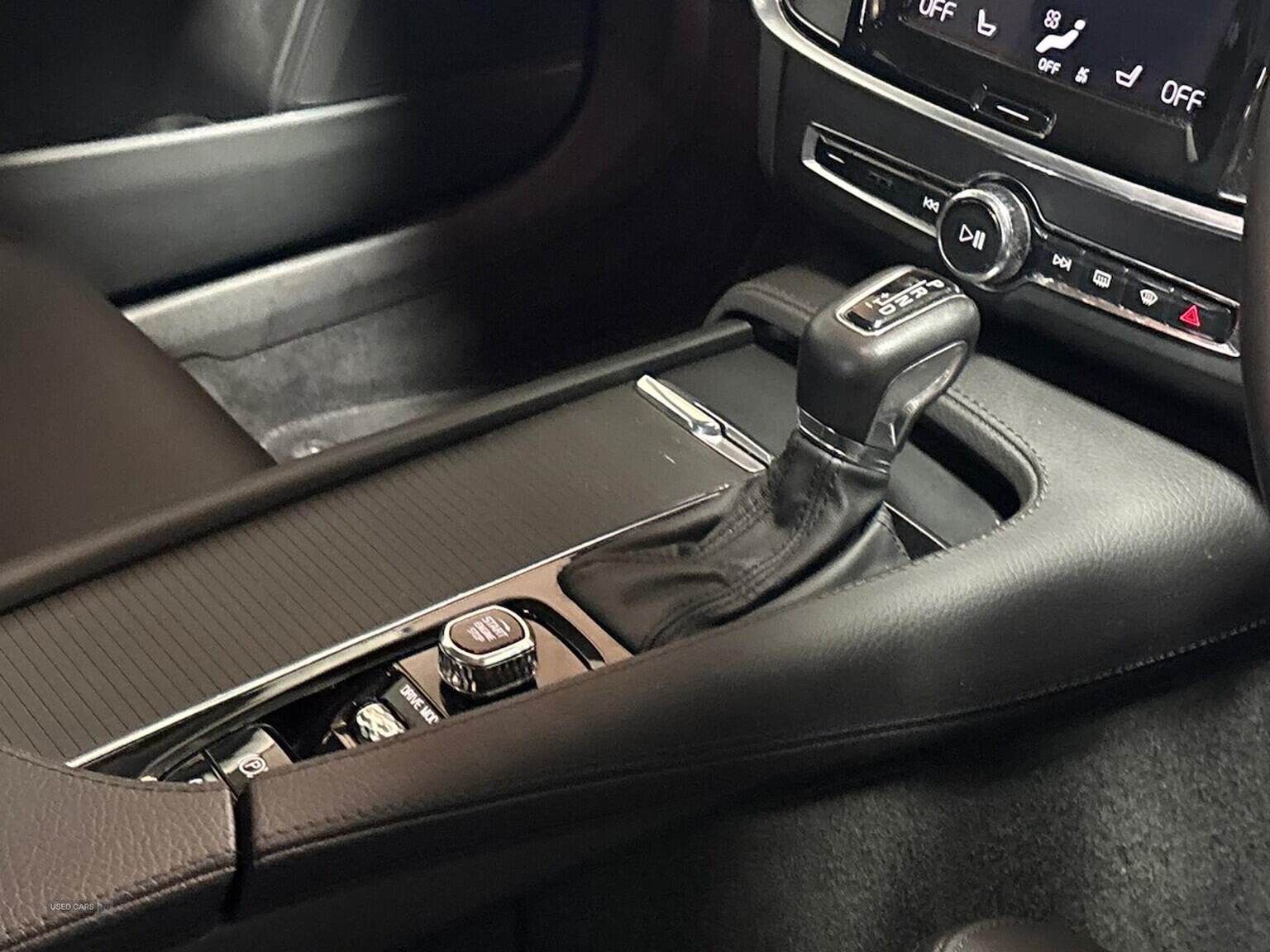 Jan 2020 Volvo S90 2.0 T4 Momentum Plus 4Dr Geartronic