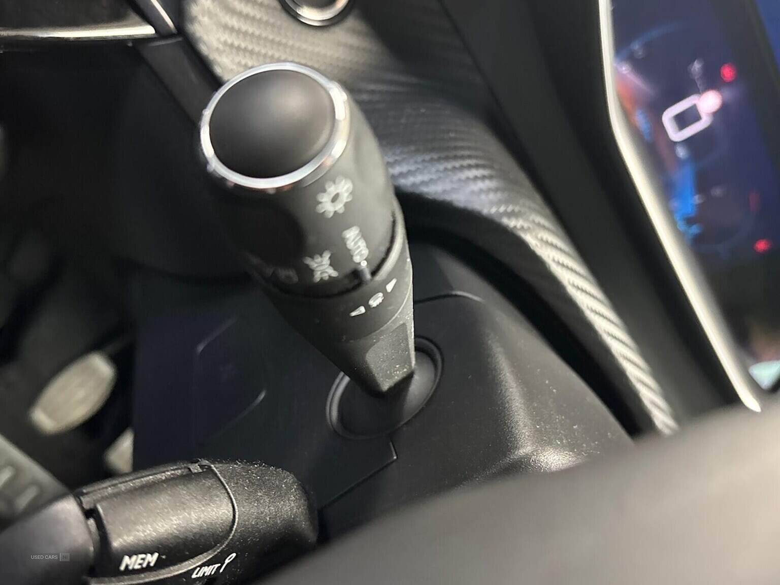 Jan 2022 Peugeot 208 1.2 Puretech 100 Allure Premium 5Dr