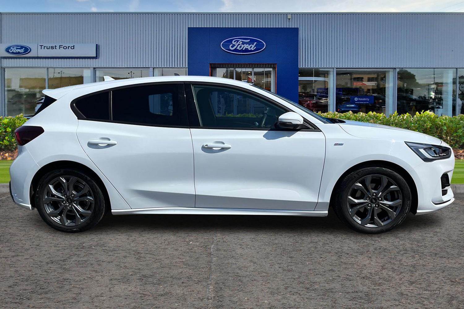 Sep 2024 Ford Focus 1.0 EcoBoost Hybrid mHEV ST-Line 5dr
