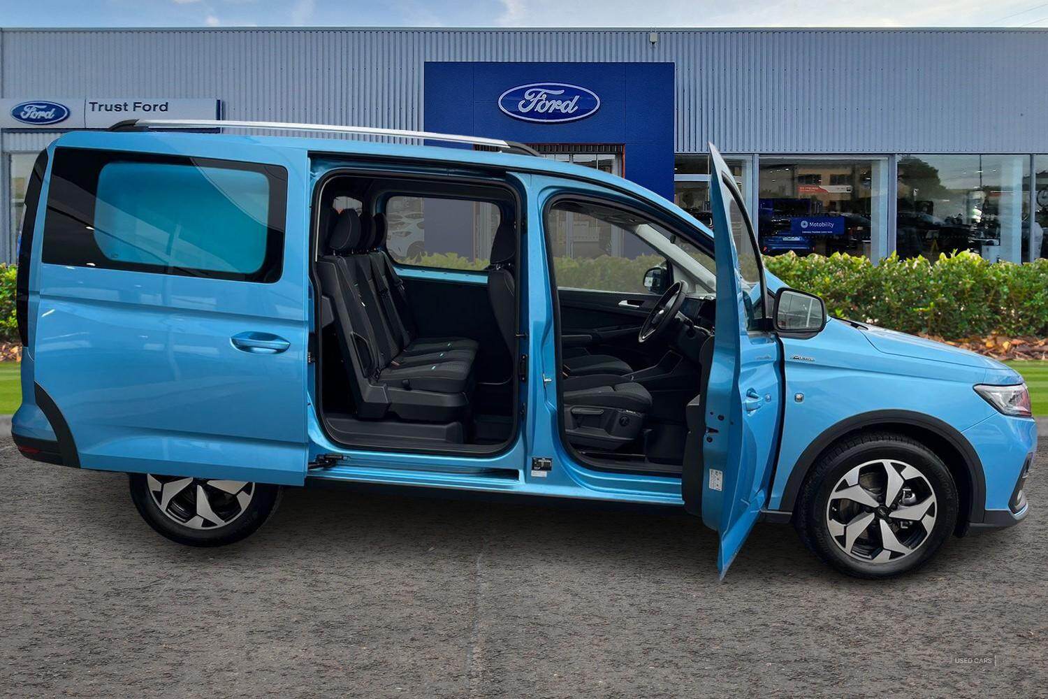 Apr 2025 Ford Transit Connect 1.5 EcoBoost PHEV 150 Active FlexCab Van Auto