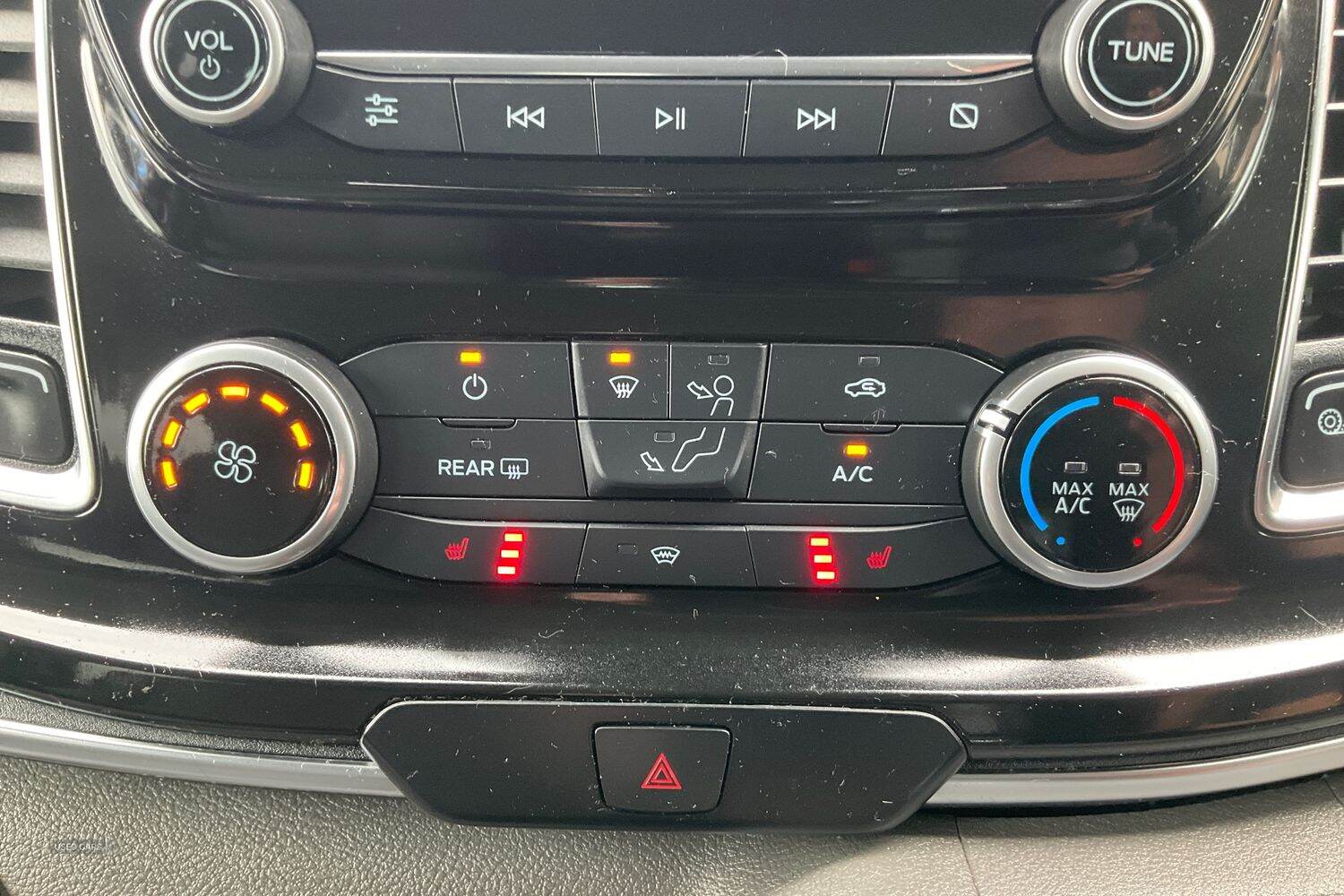 May 2022 Ford Tourneo Custom 2.0 EcoBlue 130ps L/R 8 Seater Titanium Auto