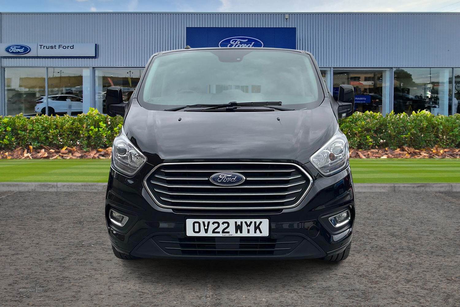 May 2022 Ford Tourneo Custom 2.0 EcoBlue 130ps L/R 8 Seater Titanium Auto