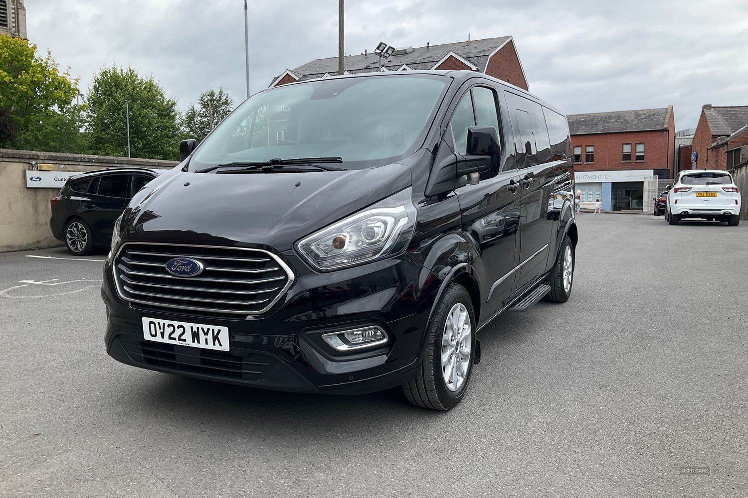 May 2022 Ford Tourneo Custom 2.0 EcoBlue 130ps L/R 8 Seater Titanium Auto