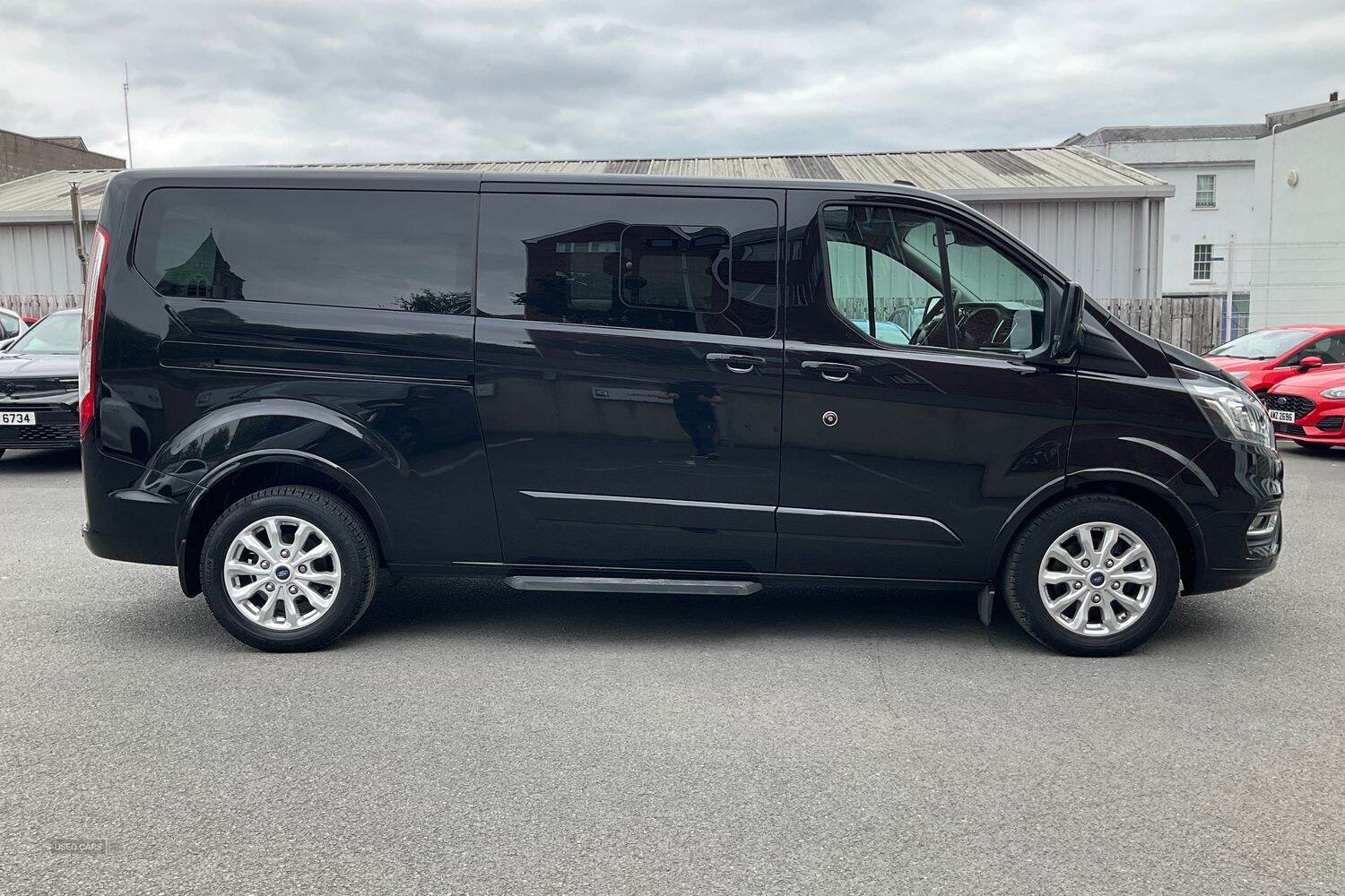 May 2022 Ford Tourneo Custom 2.0 EcoBlue 130ps L/R 8 Seater Titanium Auto