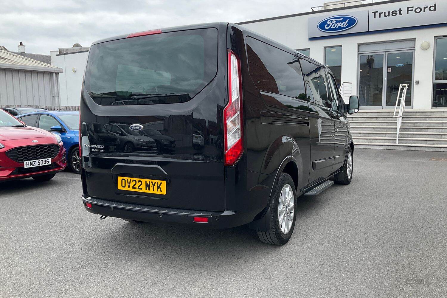 May 2022 Ford Tourneo Custom 2.0 EcoBlue 130ps L/R 8 Seater Titanium Auto