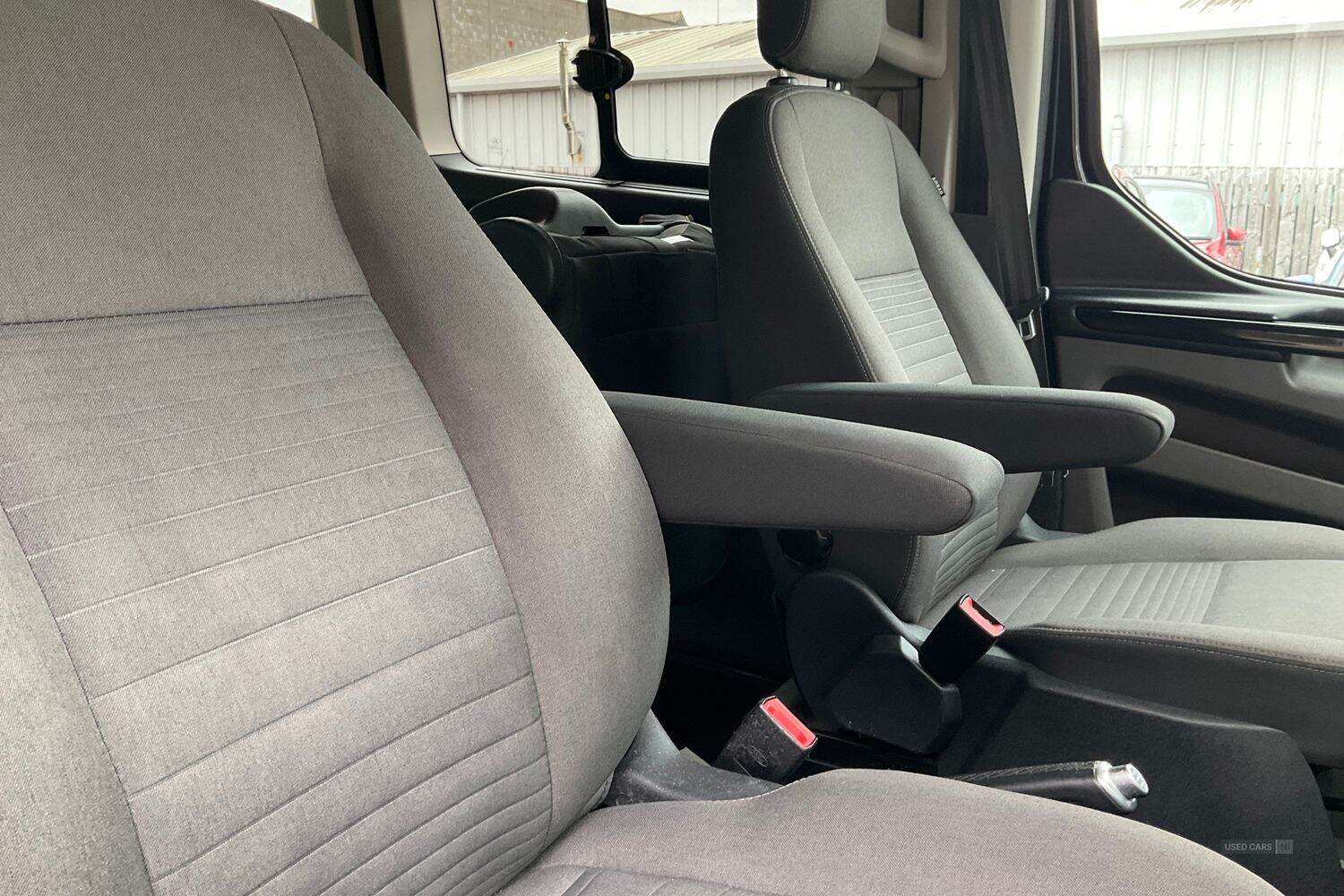 May 2022 Ford Tourneo Custom 2.0 EcoBlue 130ps L/R 8 Seater Titanium Auto