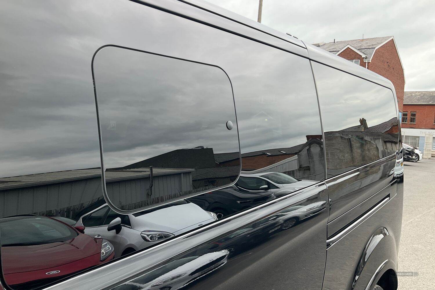 May 2022 Ford Tourneo Custom 2.0 EcoBlue 130ps L/R 8 Seater Titanium Auto