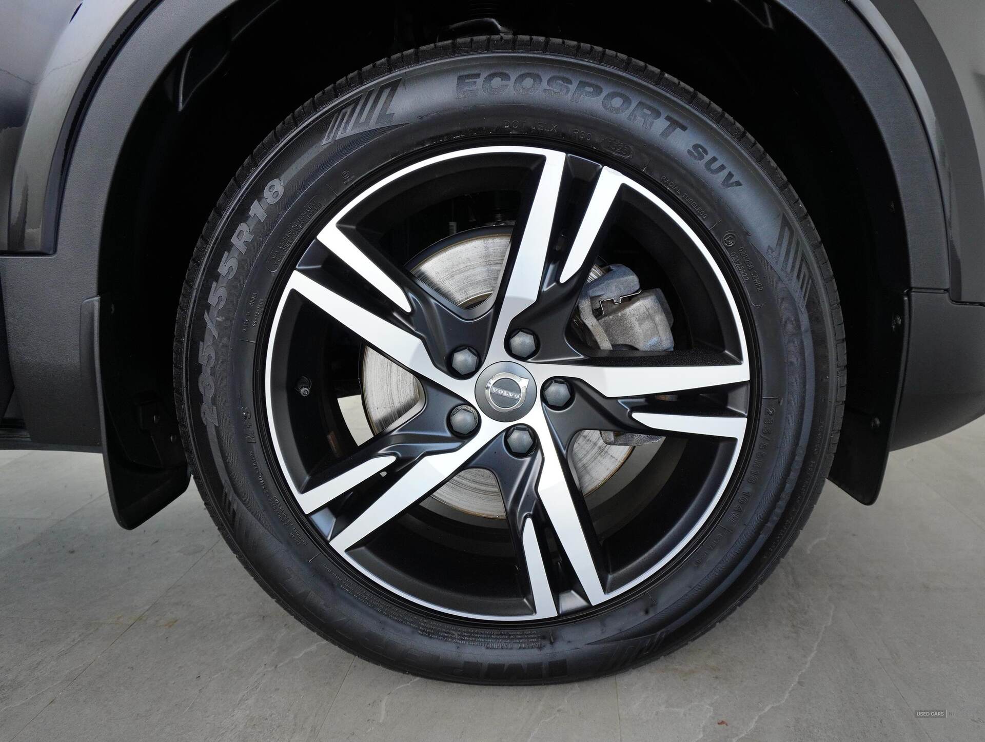 Apr 2021 Volvo XC40 2.0 B4P R DESIGN 5dr Auto