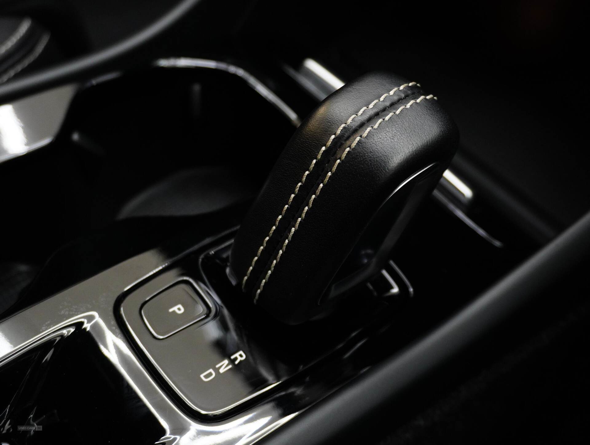 Apr 2021 Volvo XC40 2.0 B4P R DESIGN 5dr Auto