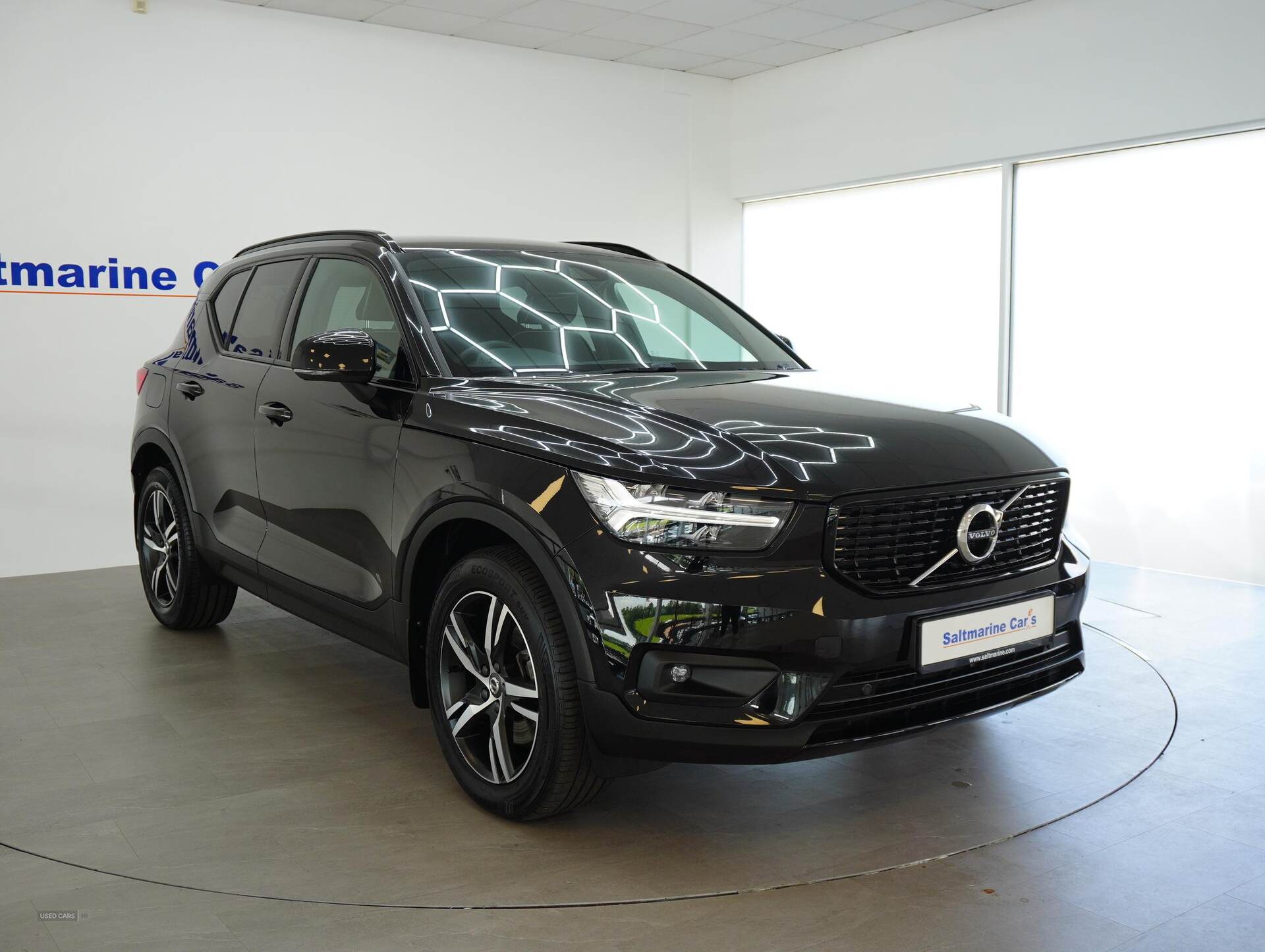 Apr 2021 Volvo XC40 2.0 B4P R DESIGN 5dr Auto