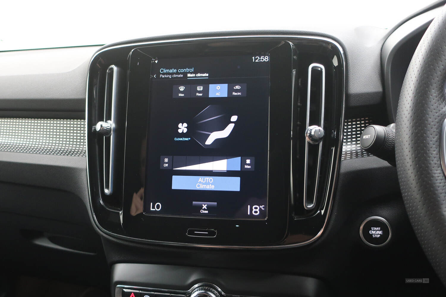 Apr 2021 Volvo XC40 2.0 B4P R DESIGN 5dr AWD Auto