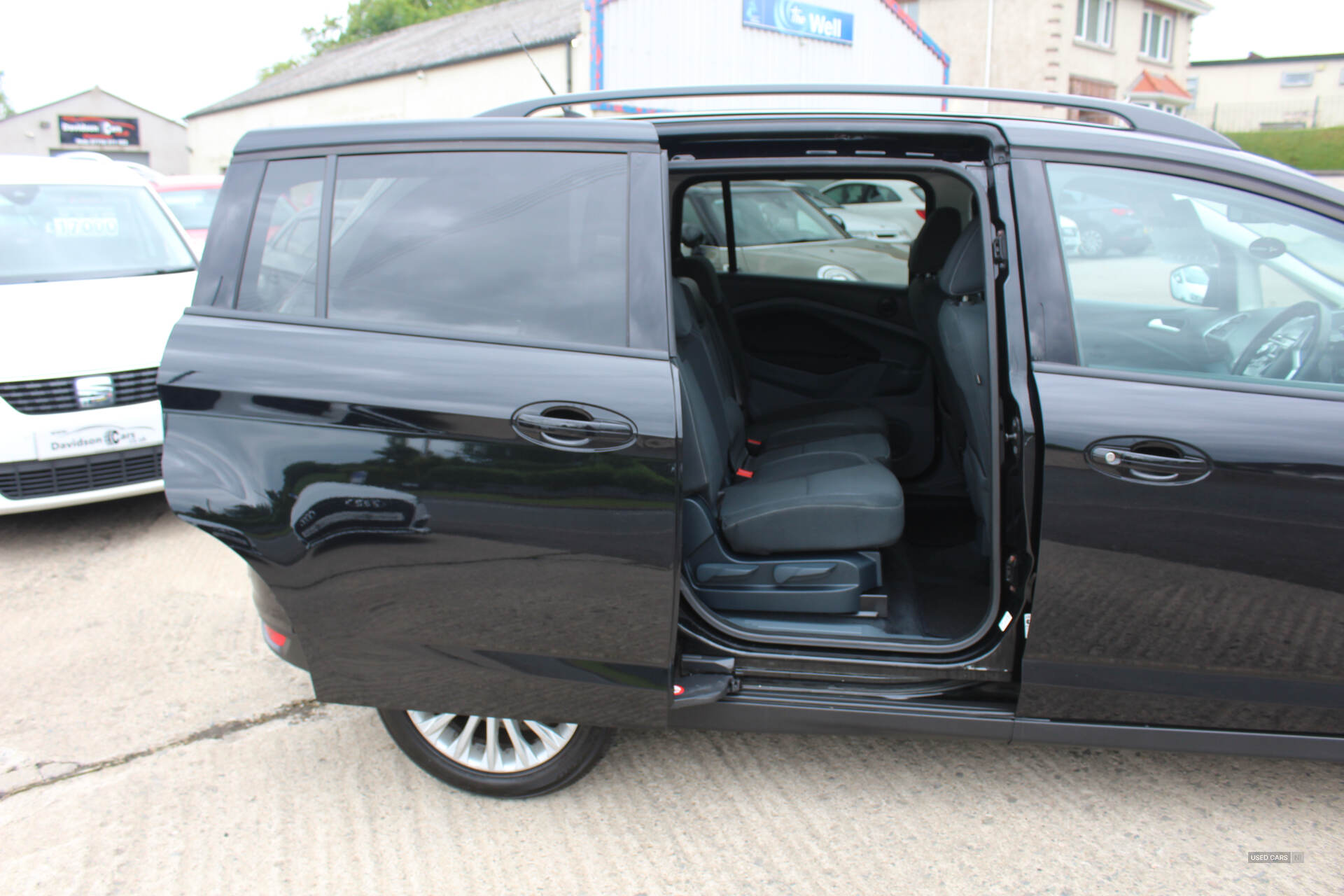 Mar 2014 Ford Grand C-MAX 1.6 TDCi Titanium 5dr