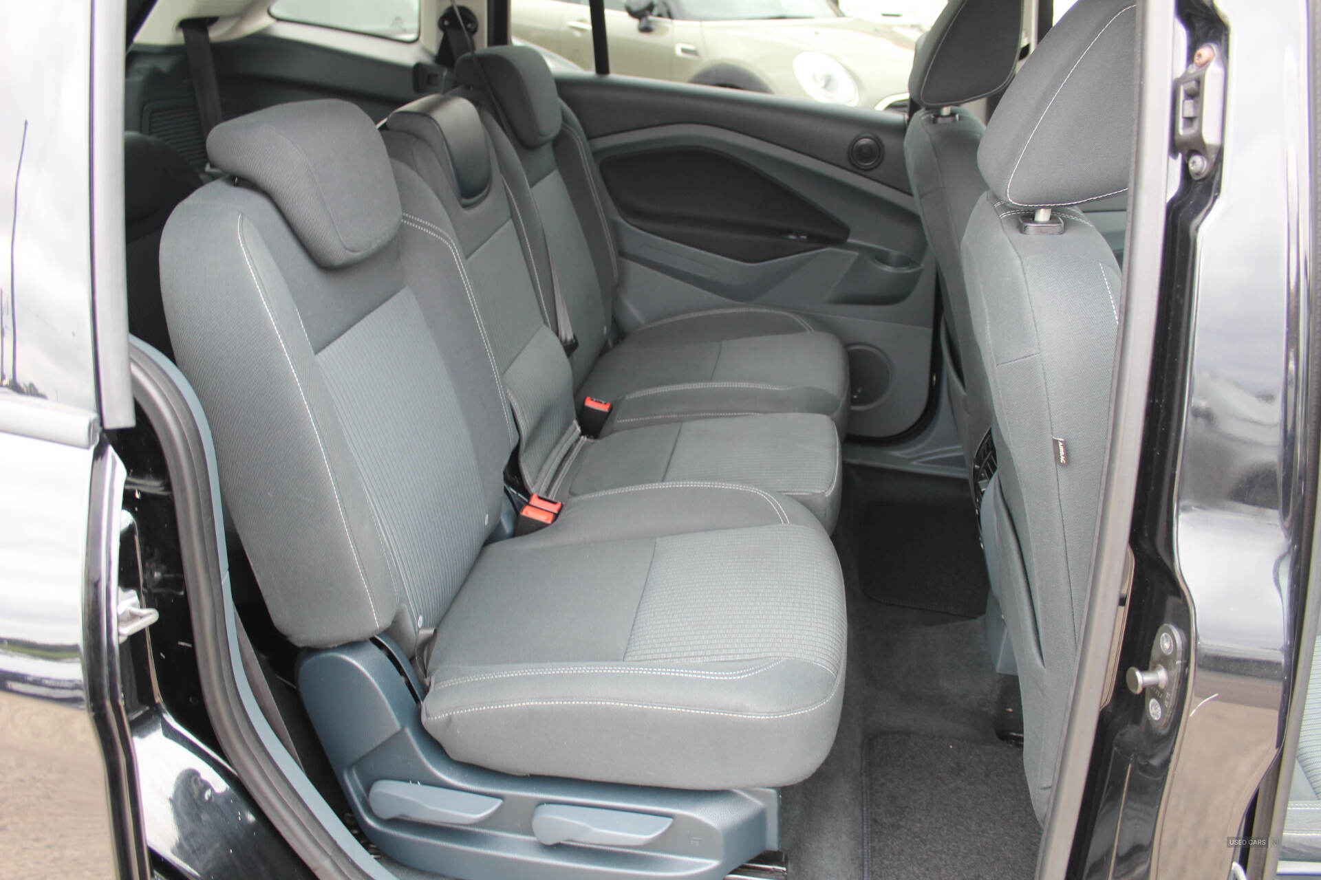 Mar 2014 Ford Grand C-MAX 1.6 TDCi Titanium 5dr