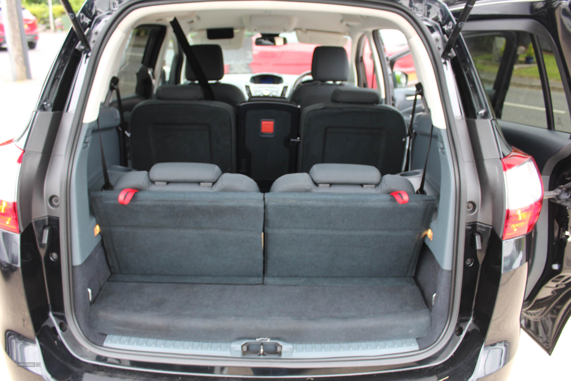 Mar 2014 Ford Grand C-MAX 1.6 TDCi Titanium 5dr
