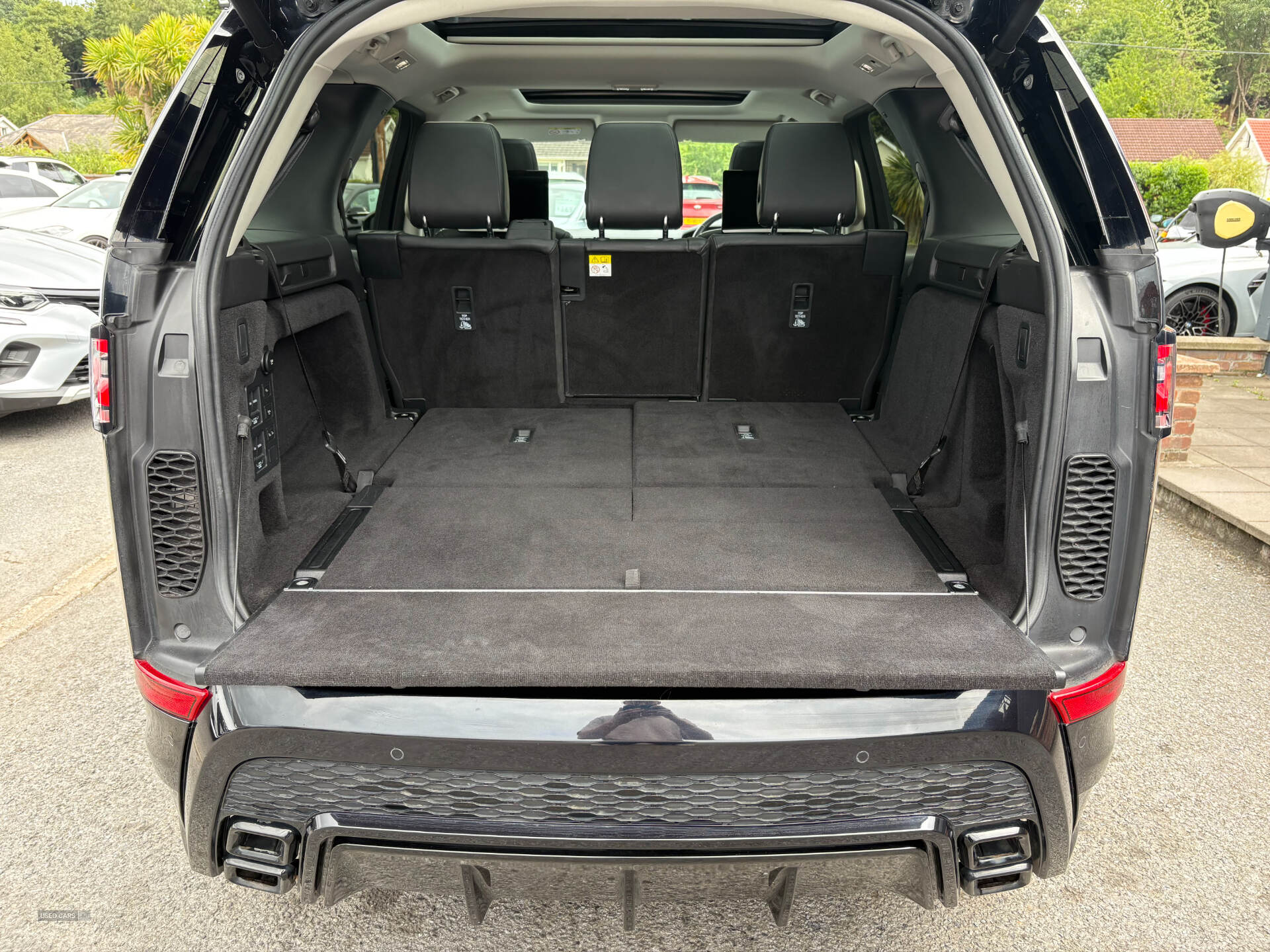Mar 2019 Land Rover Discovery 3.0 TD6 HSE 5dr Auto
