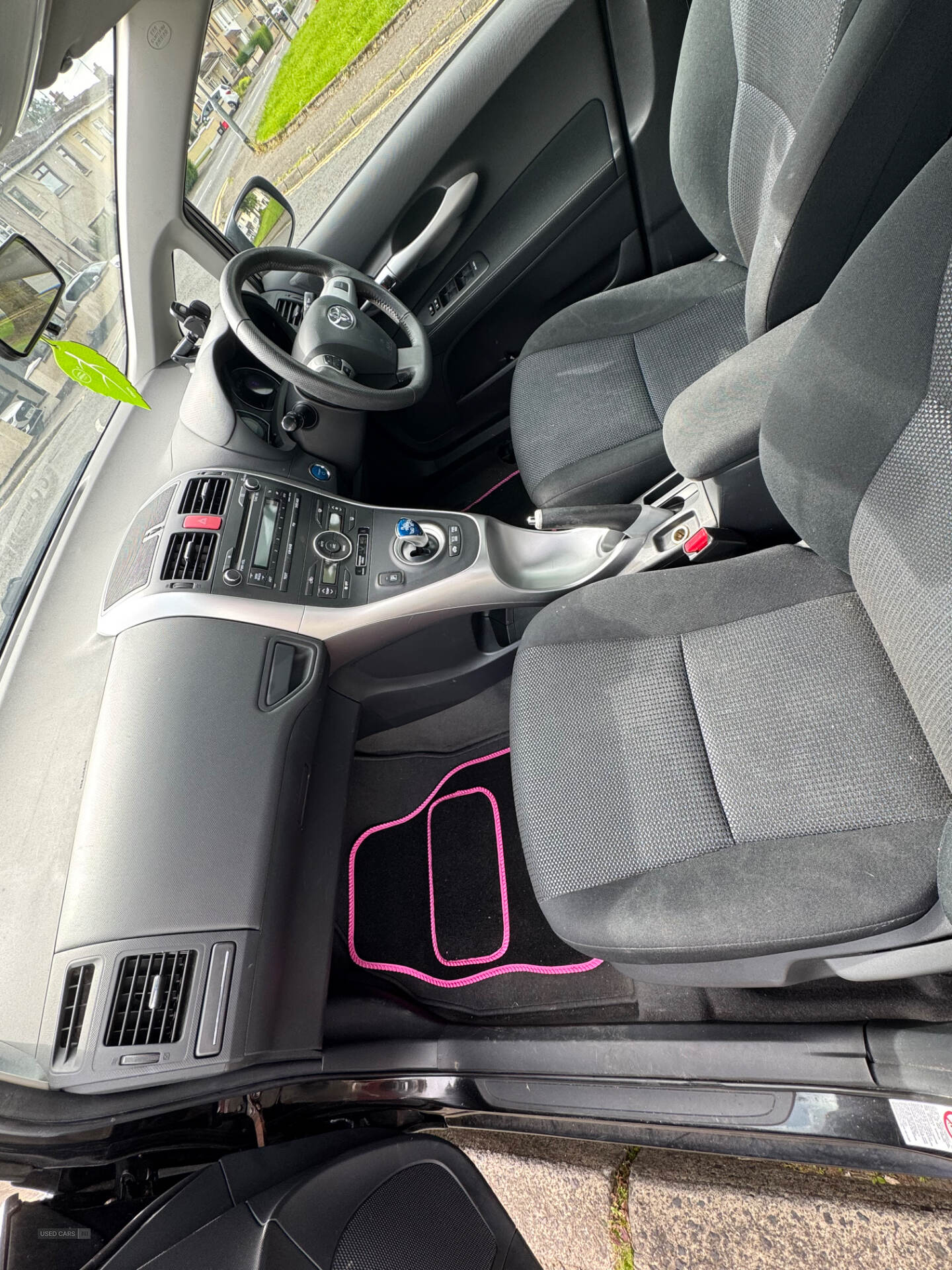 May 2011 Toyota Auris 1.8 VVTi Hybrid T4 5dr CVT Auto [89g/km]