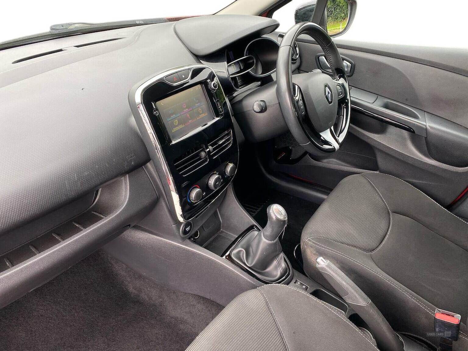 Mar 2016 Renault Clio 1.2 16V Dynamique Nav 5Dr
