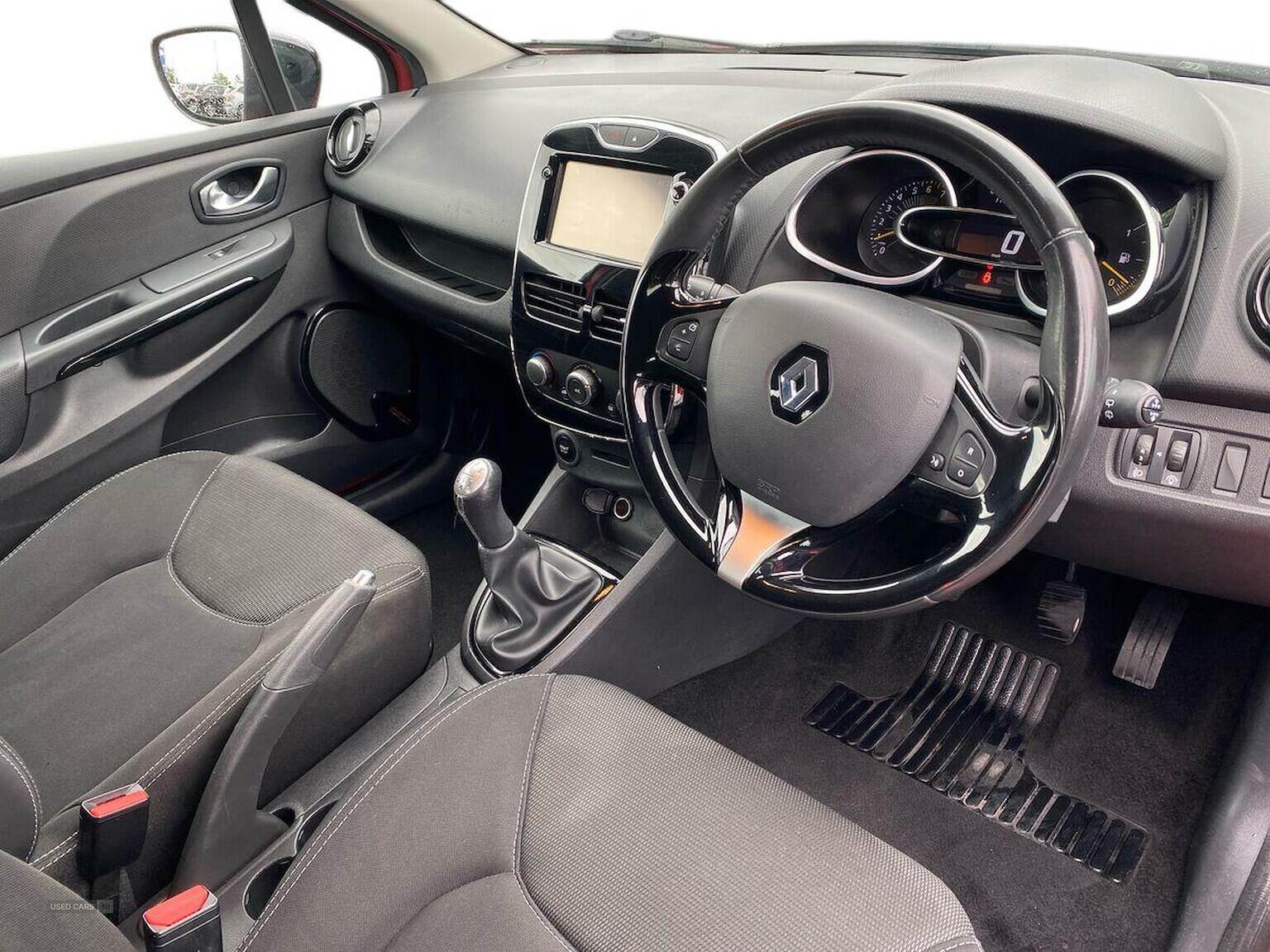 Mar 2016 Renault Clio 1.2 16V Dynamique Nav 5Dr