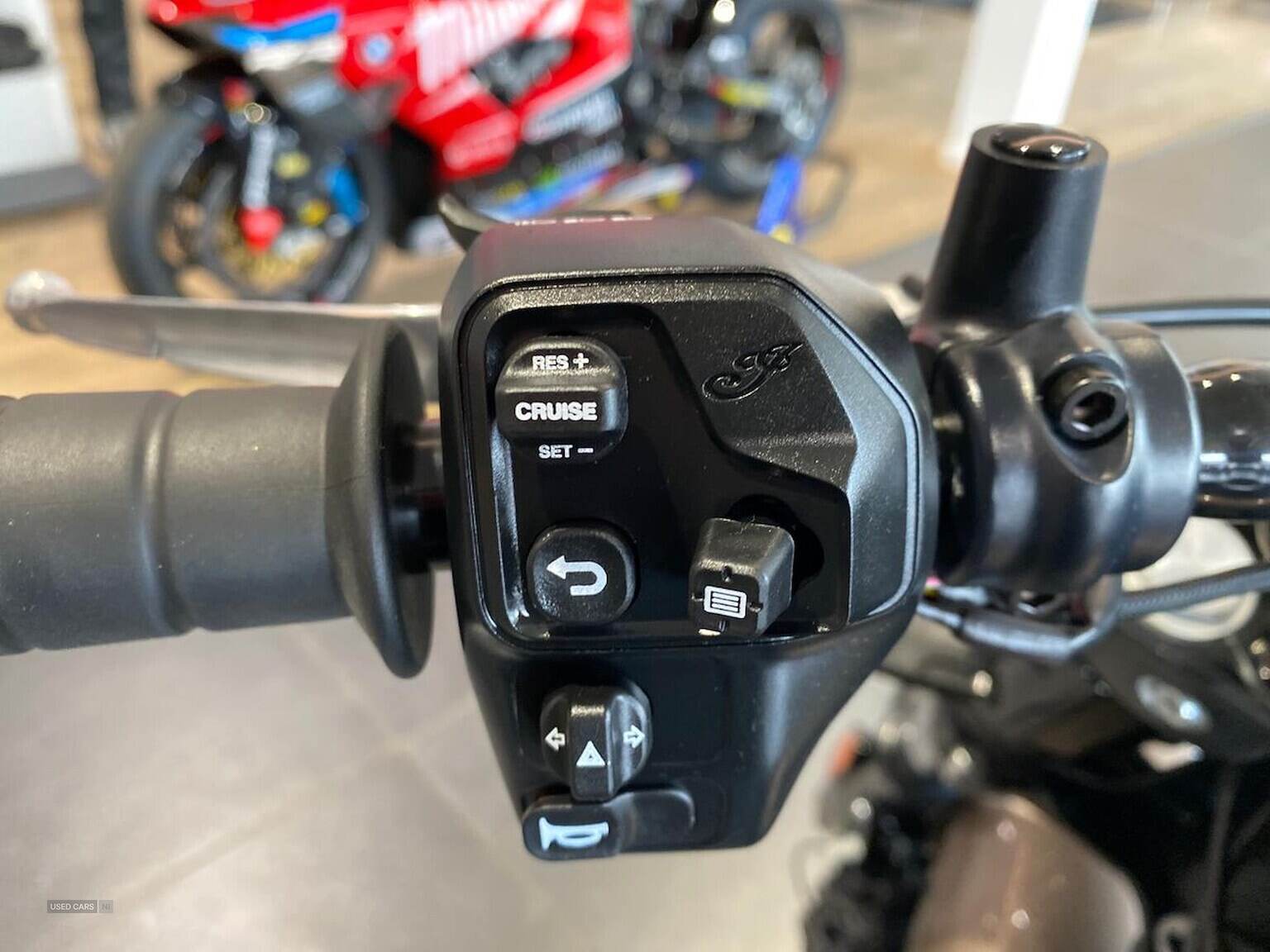  2025 Indian  SCOUT Scout Bobber Ltd+Tech Nara Bronze Metallic (25My)