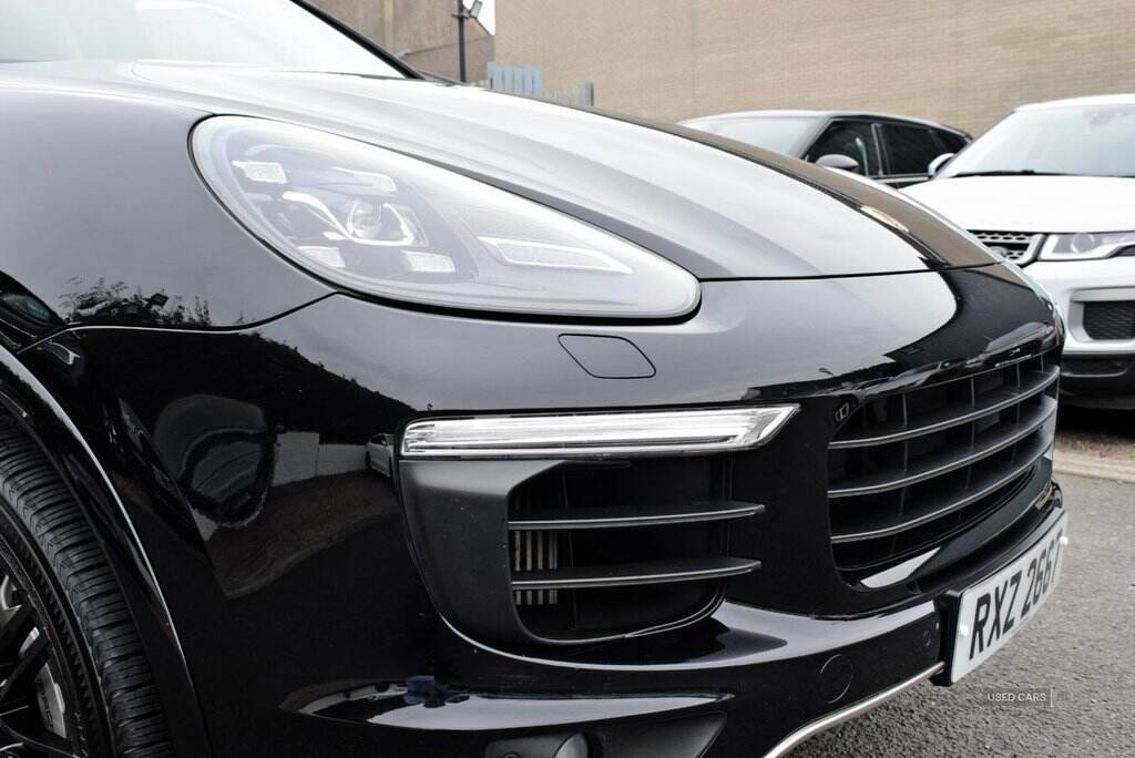 Nov 2017 Porsche Cayenne S Platinum Edition Diesel 5dr Tiptronic S