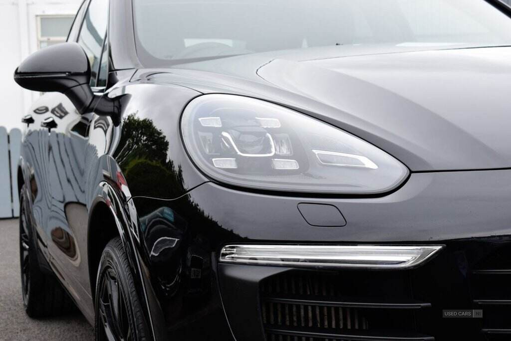 Nov 2017 Porsche Cayenne S Platinum Edition Diesel 5dr Tiptronic S