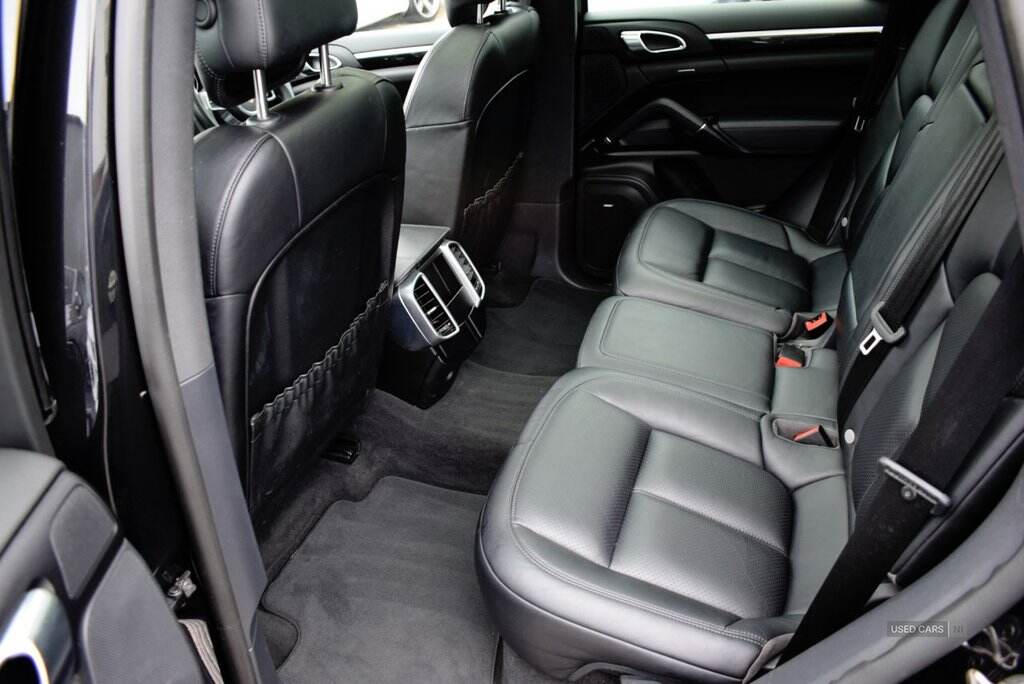 Nov 2017 Porsche Cayenne S Platinum Edition Diesel 5dr Tiptronic S