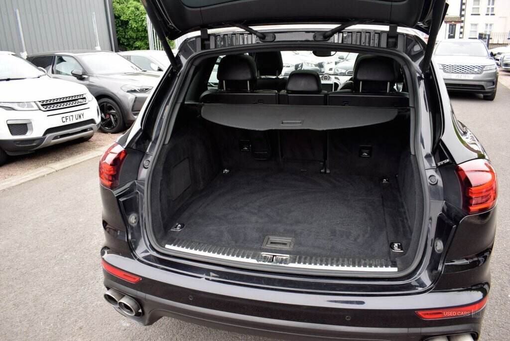 Nov 2017 Porsche Cayenne S Platinum Edition Diesel 5dr Tiptronic S