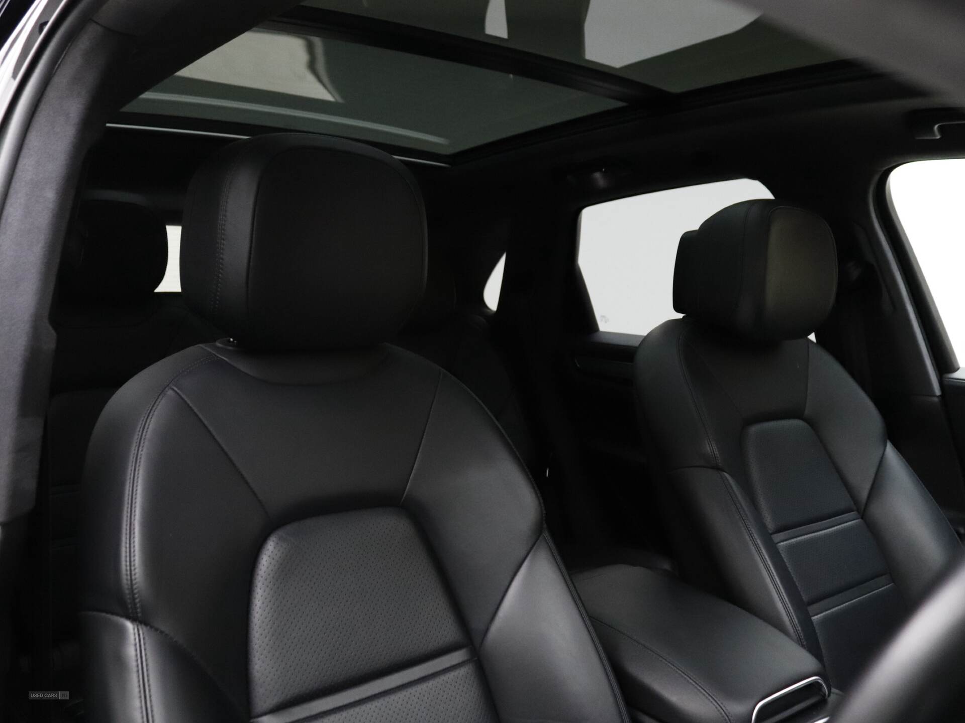 Jun 2018 Porsche Cayenne Turbo 5dr Tiptronic S