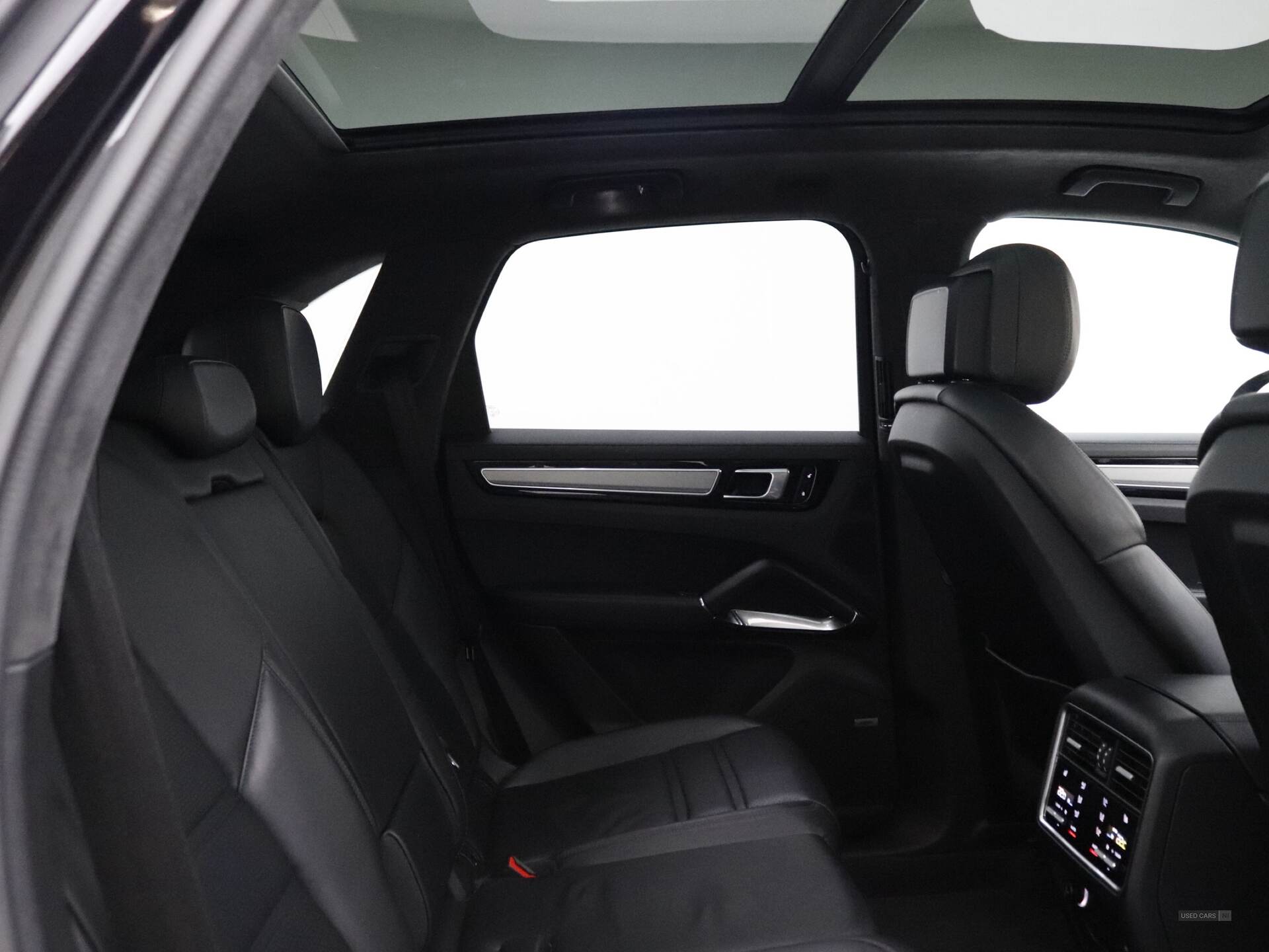 Jun 2018 Porsche Cayenne Turbo 5dr Tiptronic S