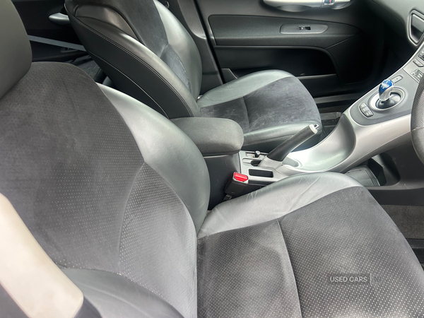 Toyota Auris HATCHBACK in Antrim