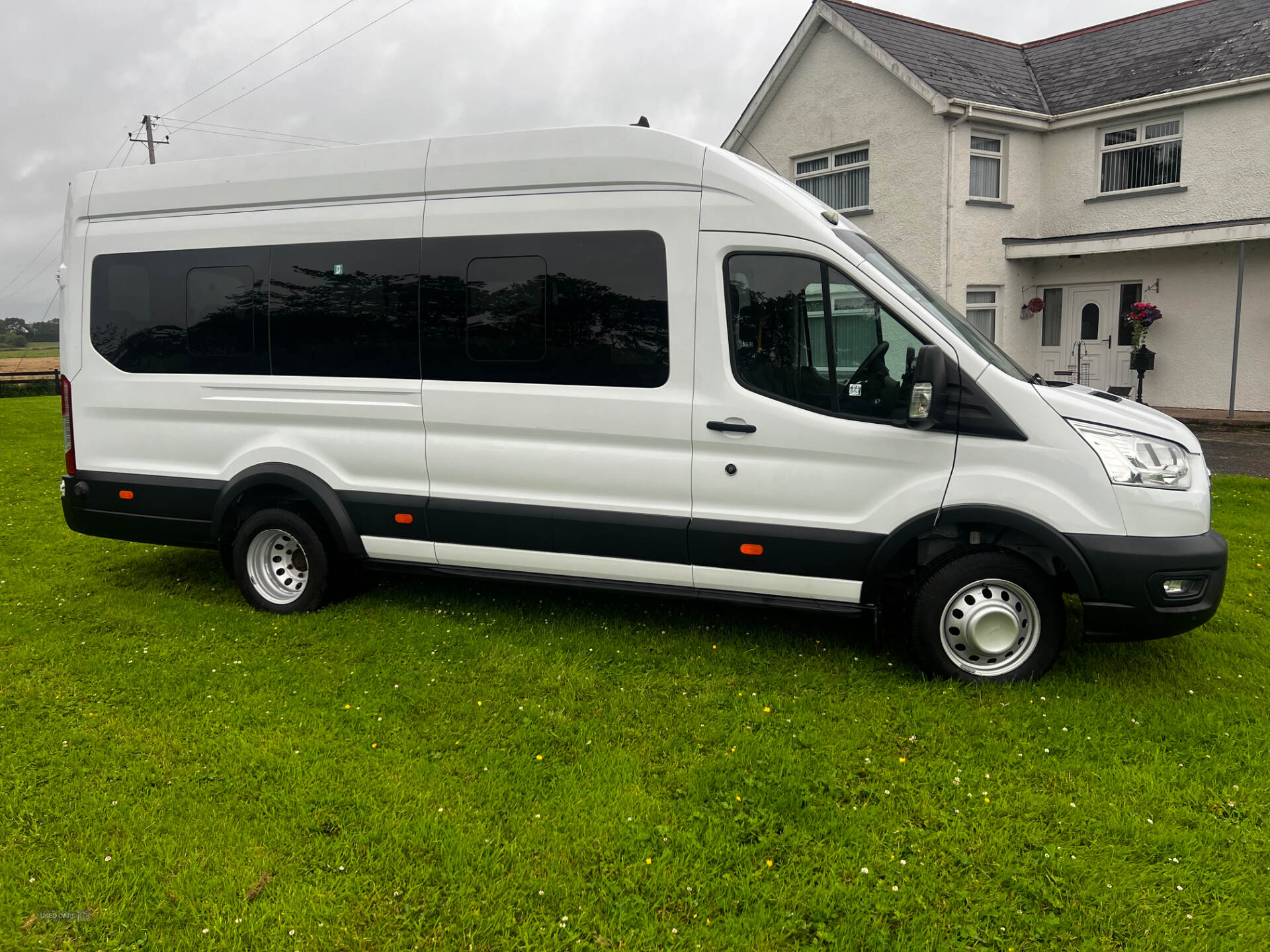 Ford Transit 460 L4 MINIBUS DIESEL RWD in Antrim