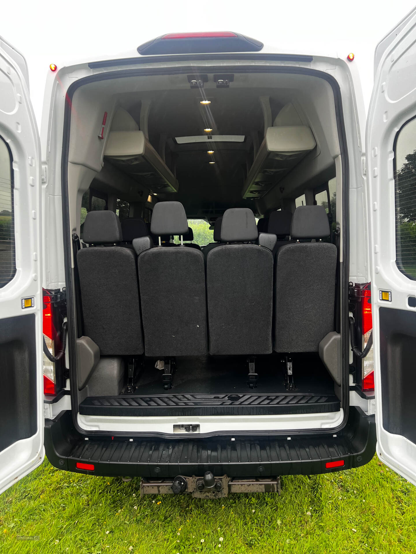 Ford Transit 460 L4 MINIBUS DIESEL RWD in Antrim