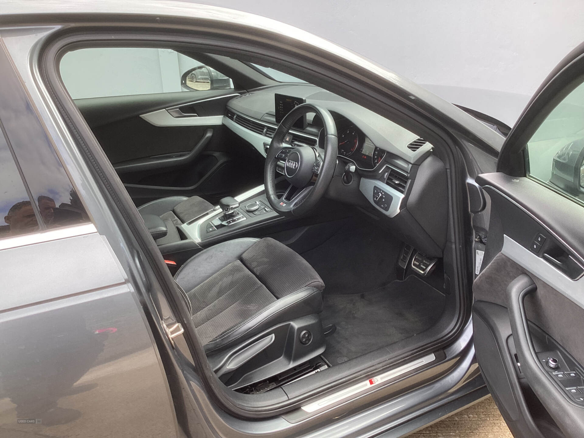 Audi A4 DIESEL SALOON in Down