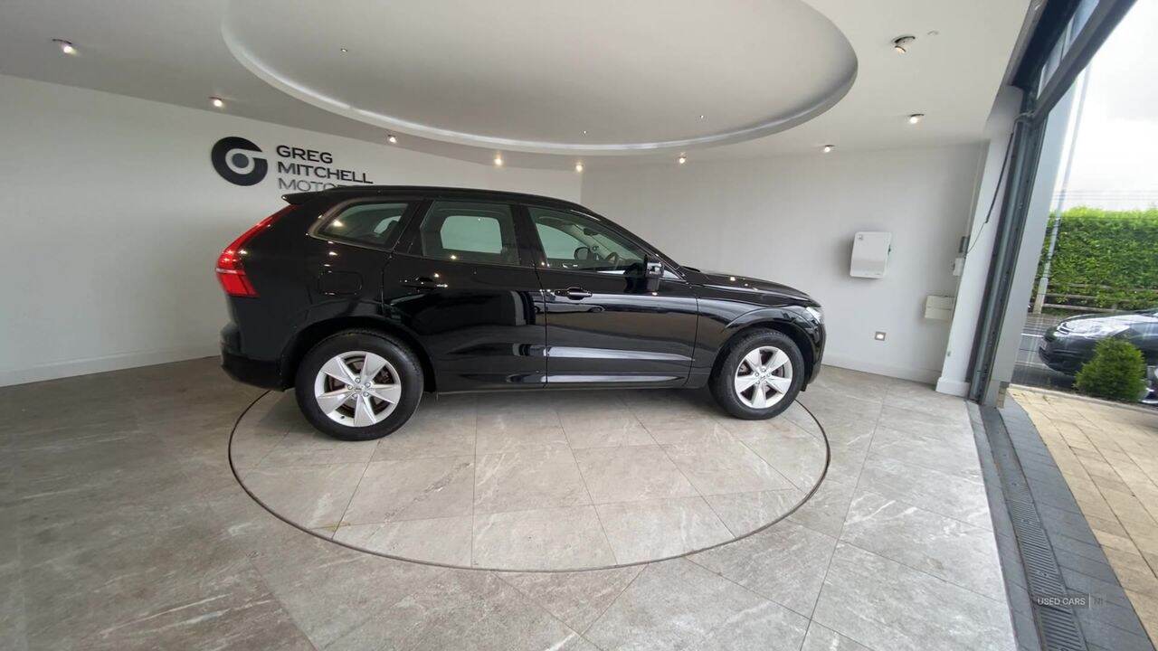 Jan 2022 Volvo XC60 2.0 B4D Momentum 5dr AWD Geartronic