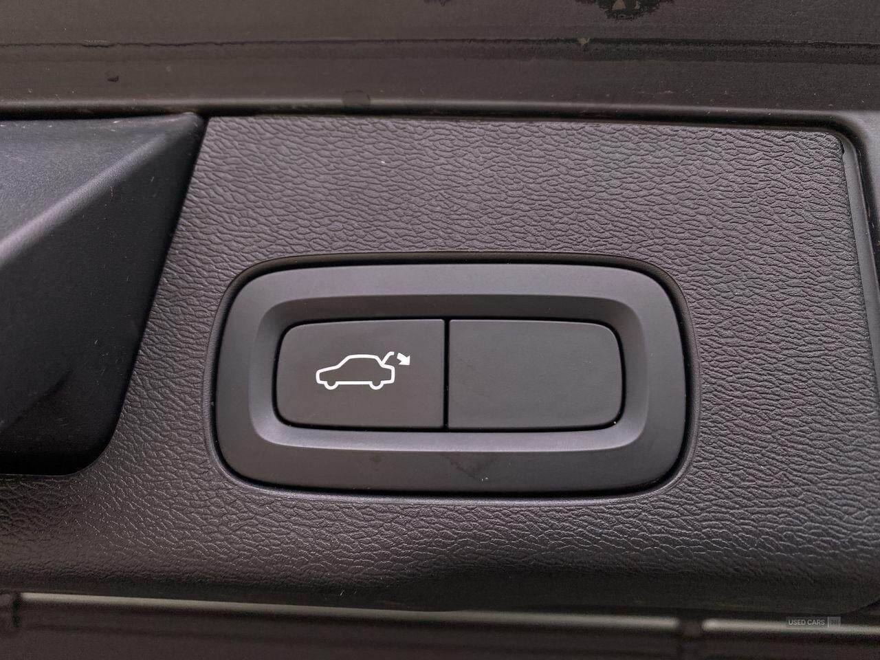 Jan 2022 Volvo XC60 2.0 B4D Momentum 5dr AWD Geartronic