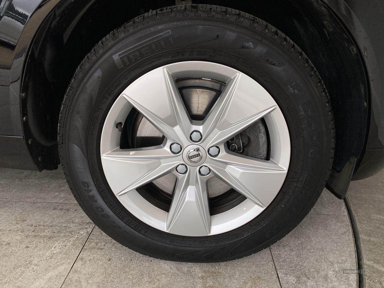 Jan 2022 Volvo XC60 2.0 B4D Momentum 5dr AWD Geartronic