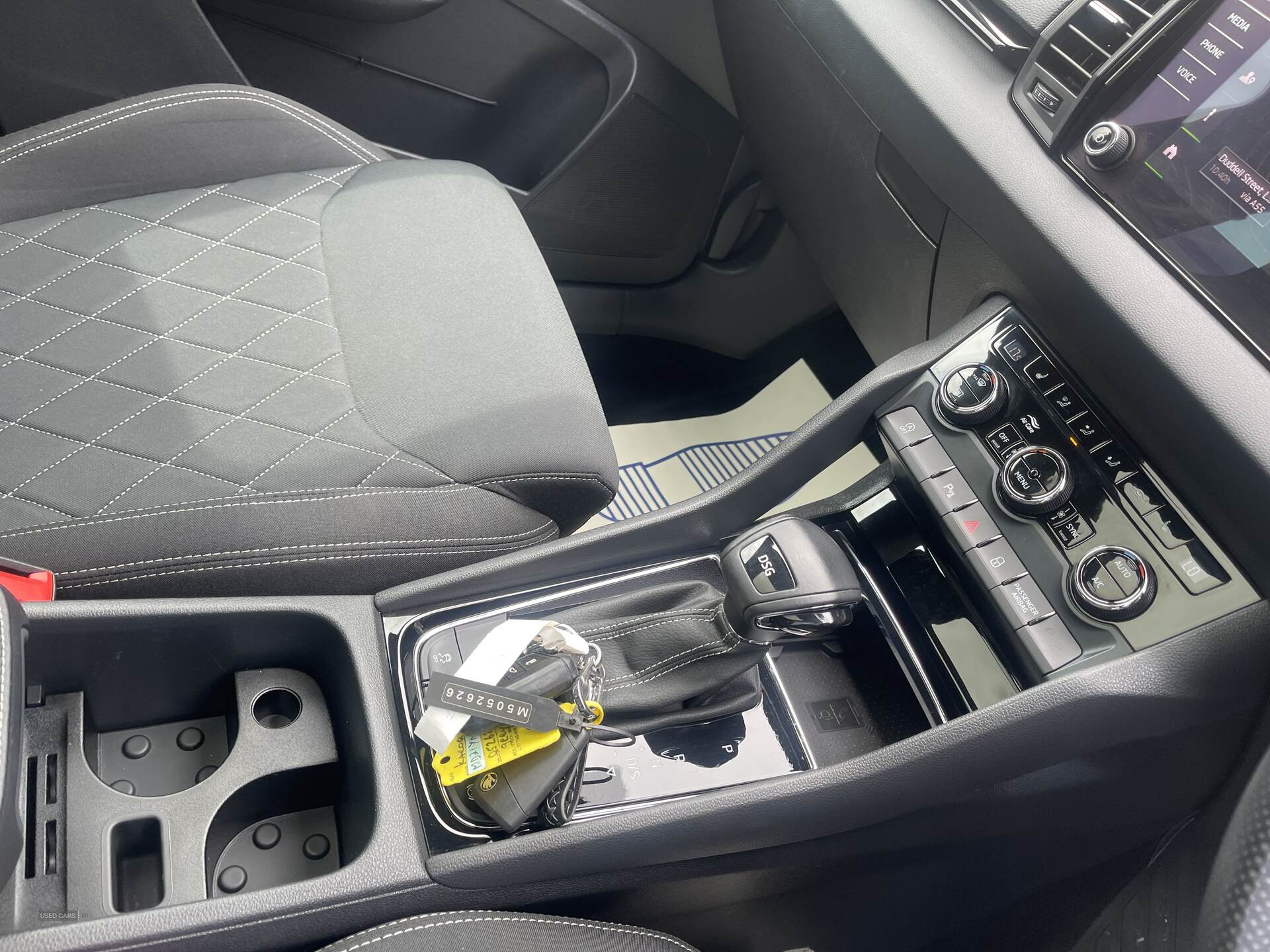 Car Thumbnail 16