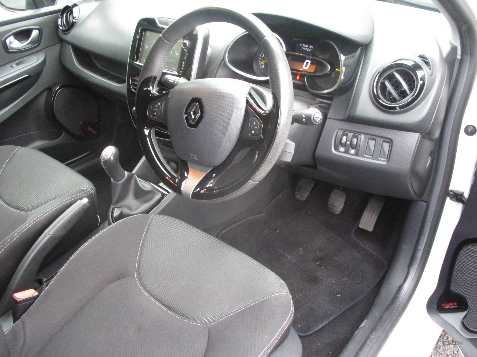 Renault Clio HATCHBACK in Derry / Londonderry