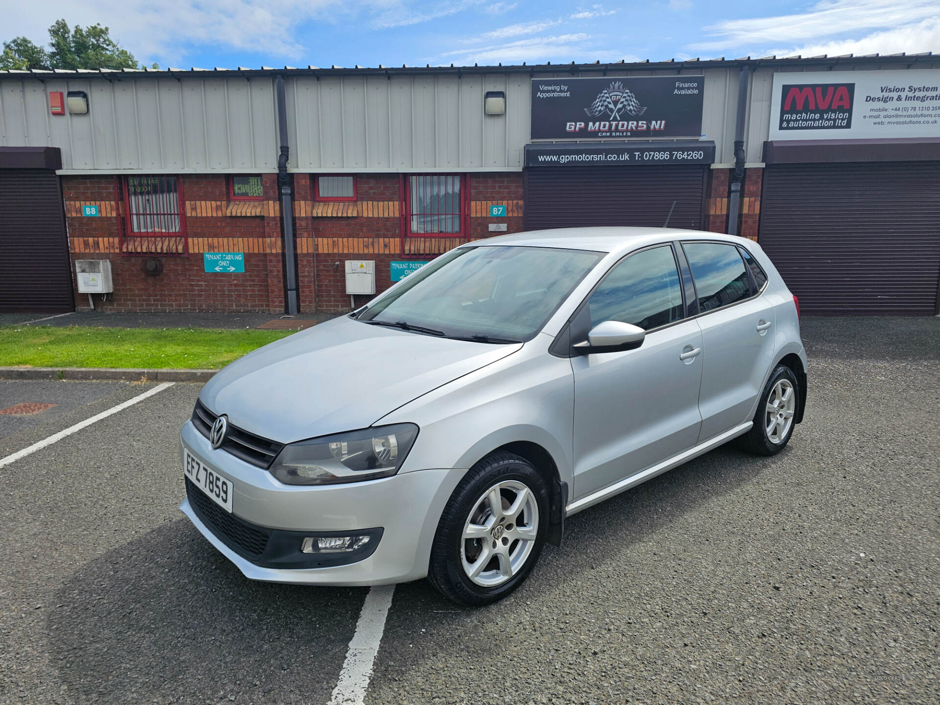 Volkswagen Polo HATCHBACK in Down