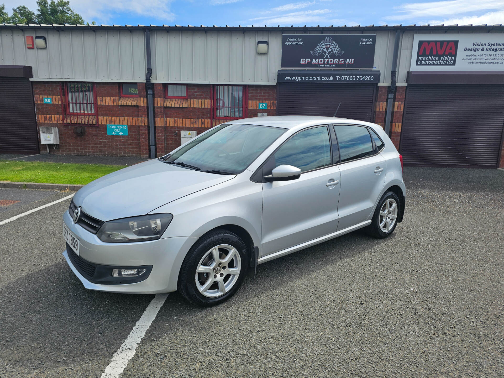 Volkswagen Polo HATCHBACK in Down