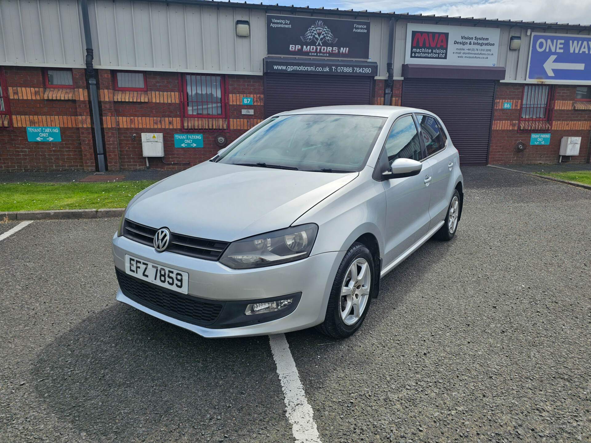 Volkswagen Polo HATCHBACK in Down