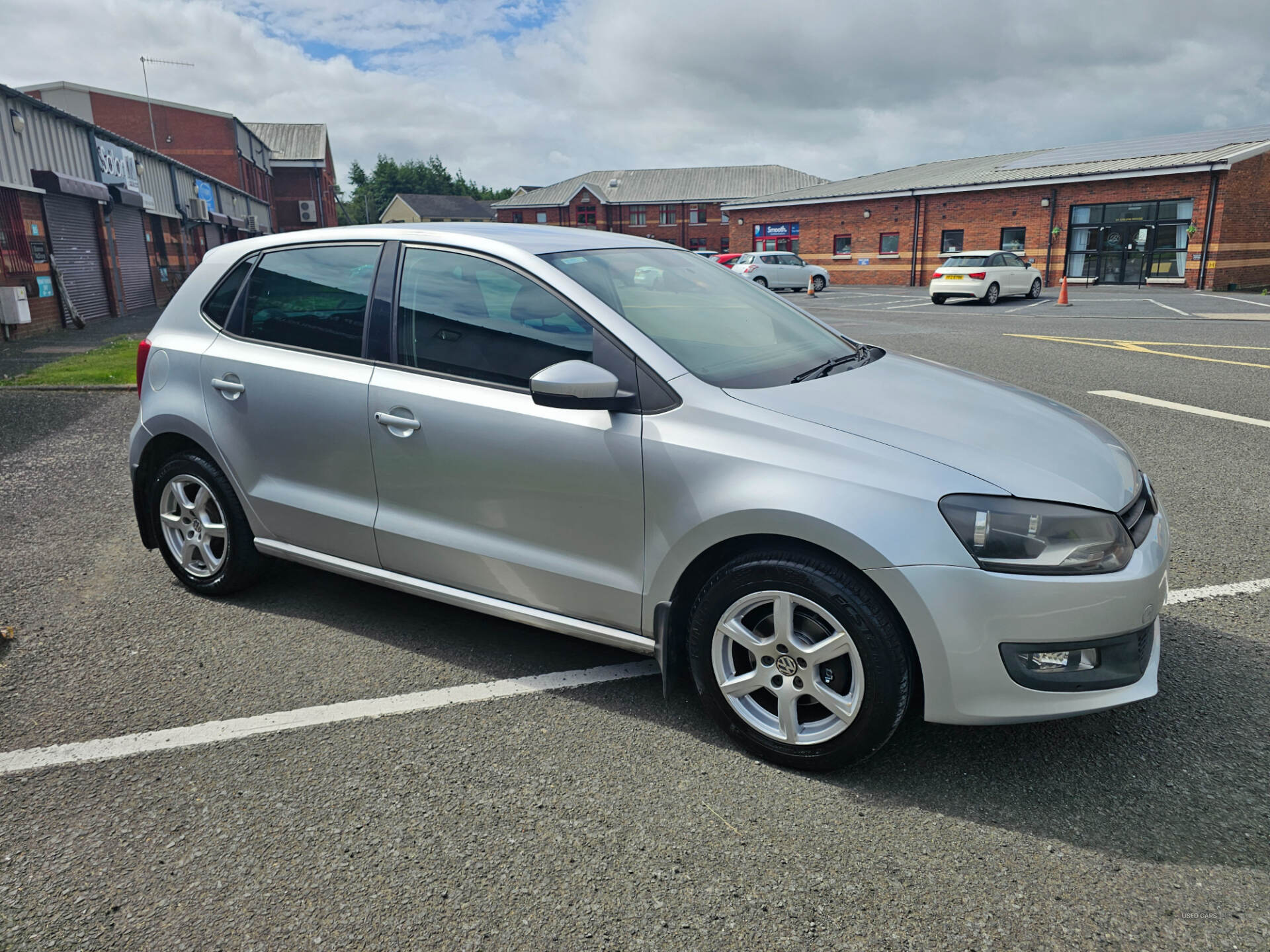 Volkswagen Polo HATCHBACK in Down
