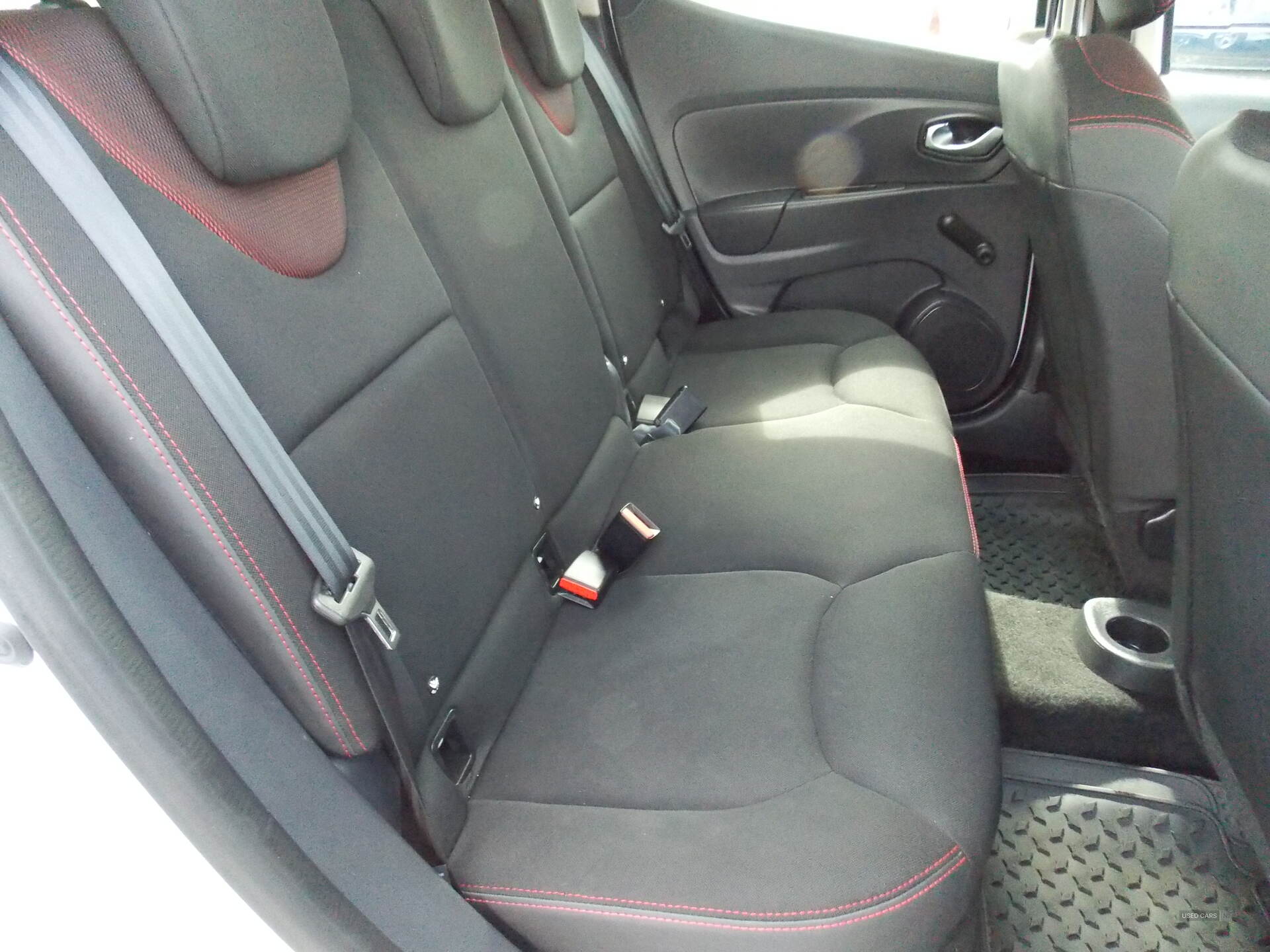 Mar 2016 Renault Clio 1.2 16V Play 5dr