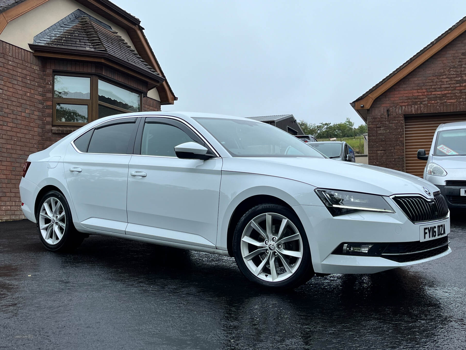 Mar 2016 Skoda Superb 2.0 TDI CR SE L Executive 5dr